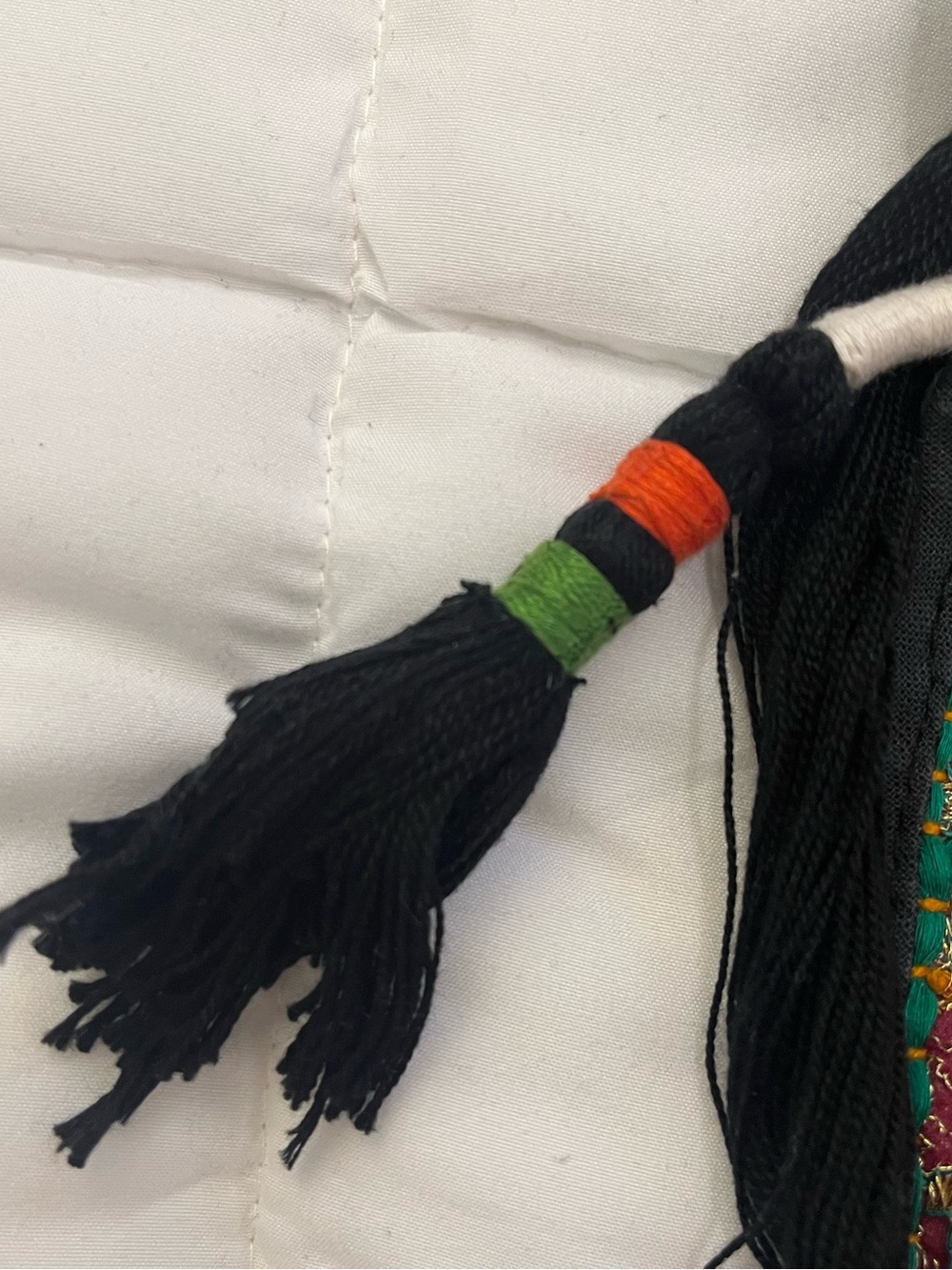 NWOT Handmade Embroidered Tassel Boho Bucket Bag - Picture 8 of 9